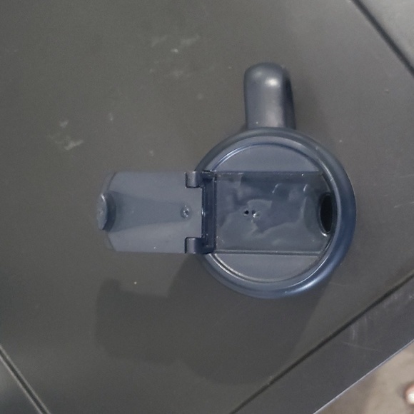 12 ounce Stanley‎ brand metal coffee cup with screw on lid - Picture 4 of 10